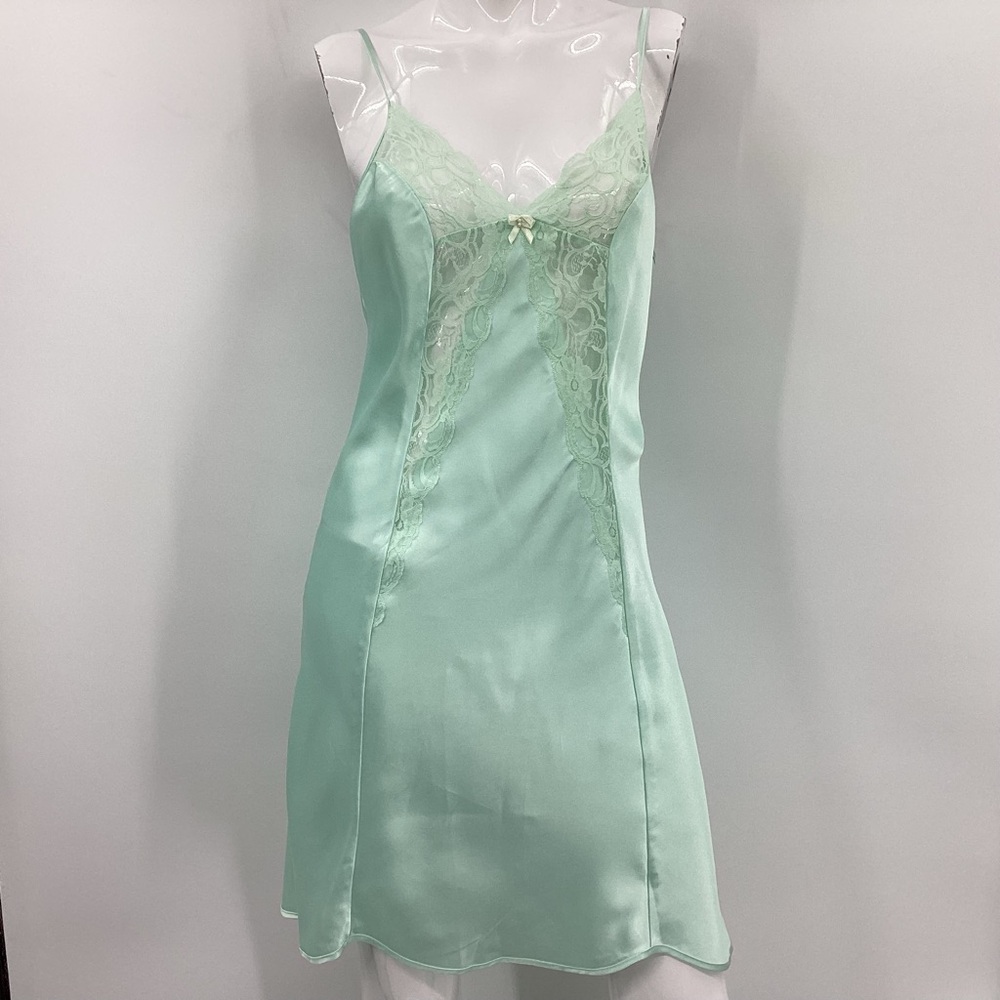 *** Vintage Hidden Fantasies Mint Green Lace Trim Chemise **** M
